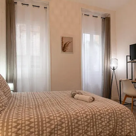 Lumineux T5 - Climatisation Lejlighed